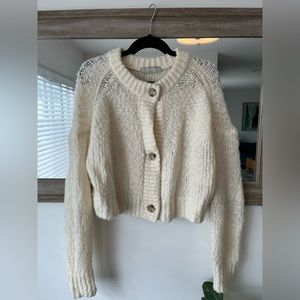 Everlane lofty-knit cardigan in white. Size M.